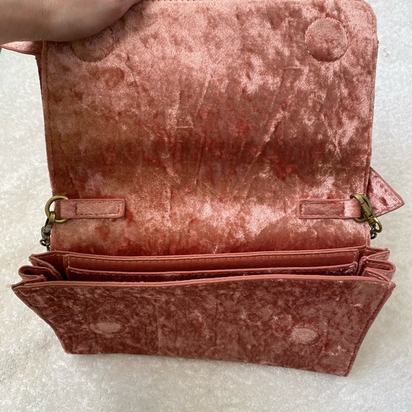 Anthropologie Velvet Bow Crossbody Bag in Pink - Picture 5 of 11